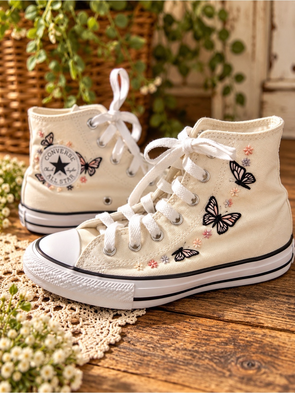Converse Chuck Taylor All Star Butterfly High Tops Youth Size 2